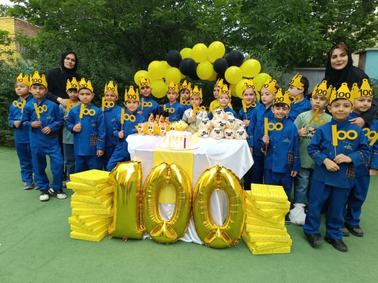 برگزاری جشن صد کلاس دوم دبستان تعالیم